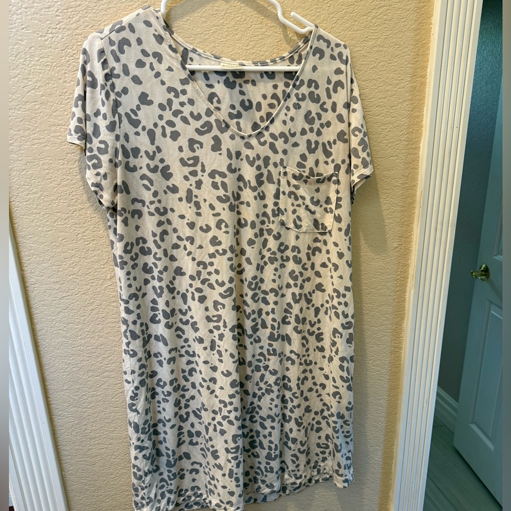 Women’s Night Shirt - Gray Leopard Print